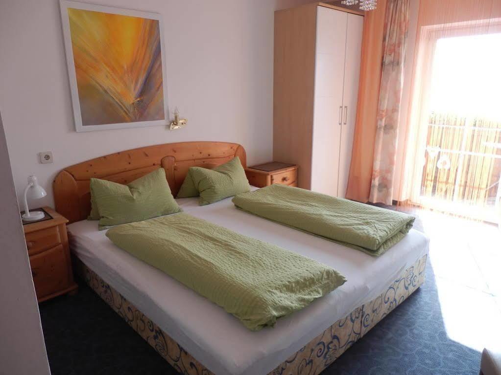 Fruehstueckspension Alpenrose Bed & Breakfast Iselsberg Exteriör bild