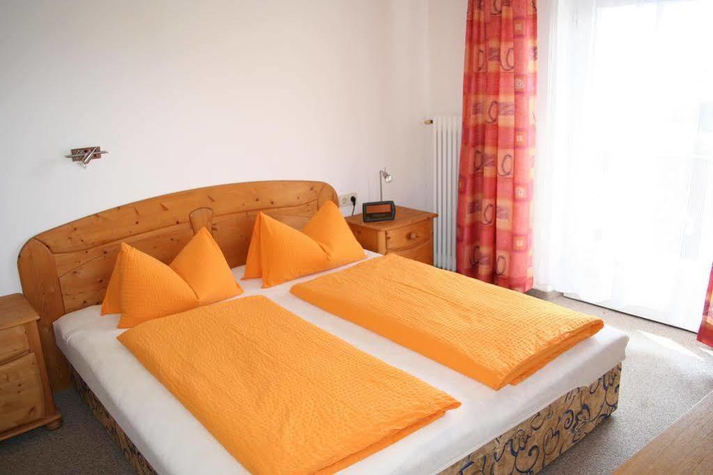 Fruehstueckspension Alpenrose Bed & Breakfast Iselsberg Exteriör bild